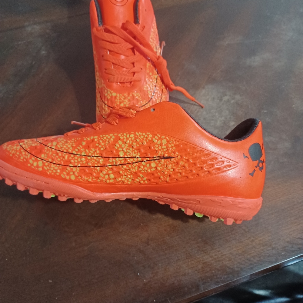 Soccer shoes indoor